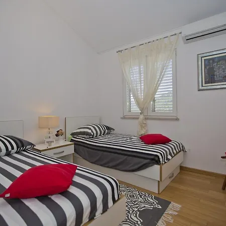 Apartment Sea View, Modern & Spacious Apartment *