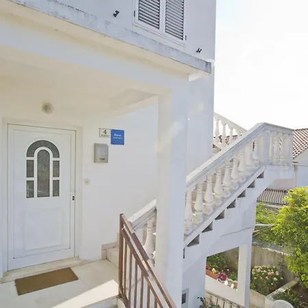 Sea View, Modern & Spacious Apartment Apartment *