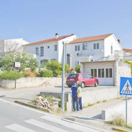 Sea View, Modern & Spacious Apartment Apartment