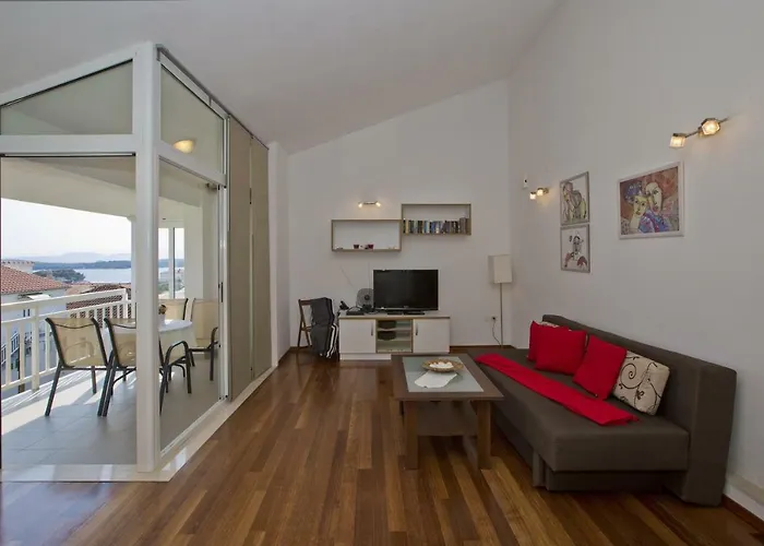 Sea View, Modern & Spacious * 흐바르