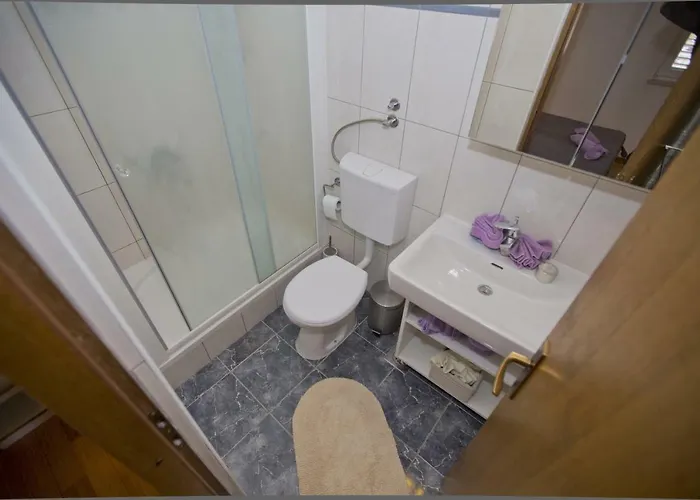 Sea View, Modern & Spacious 흐바르