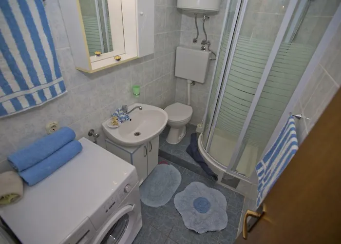 Sea View, Modern & Spacious 흐바르