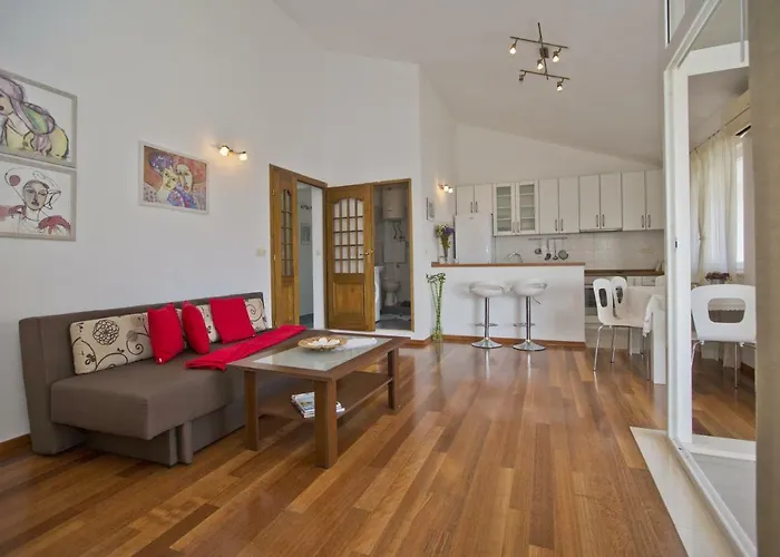 Sea View, Modern & Spacious * 흐바르