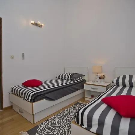 Sea view, modern&spacious apartment Hvar Town