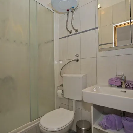 Sea view, modern&spacious apartment * Hvar Town