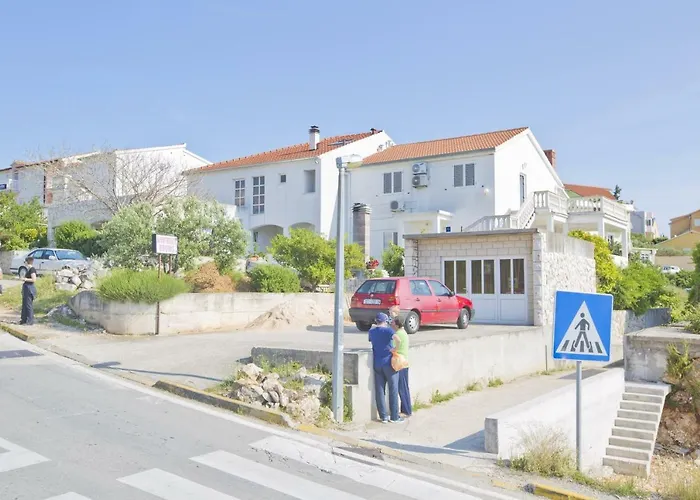 Sea View, Modern & Spacious Apartman