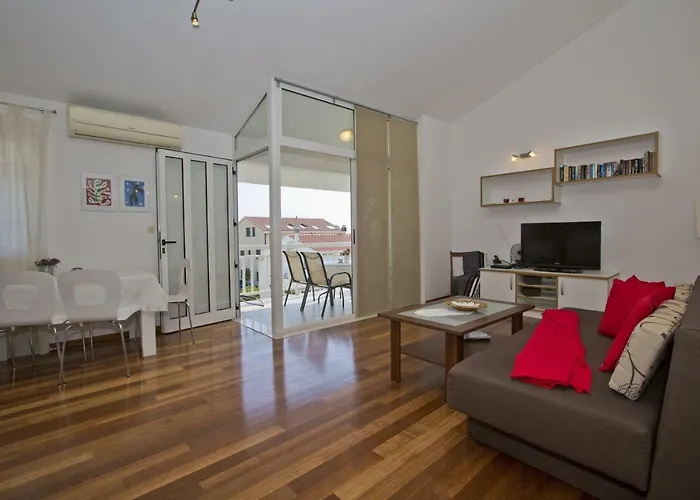 Apartman Sea View, Modern & Spacious *