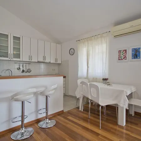 Sea View, Modern & Spacious Apartment